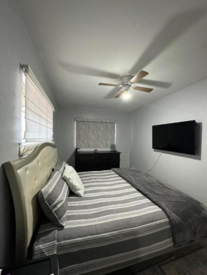 Shared Place ONE Private Bedroom ONLY ONE KING BED NO TWO BEDS ONE Shared Bathroom Shared Kitchen and Dining room